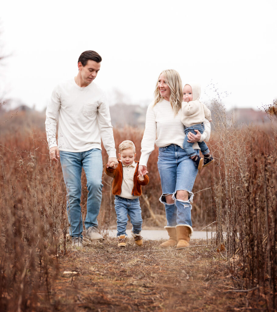 outdoor fall family photos